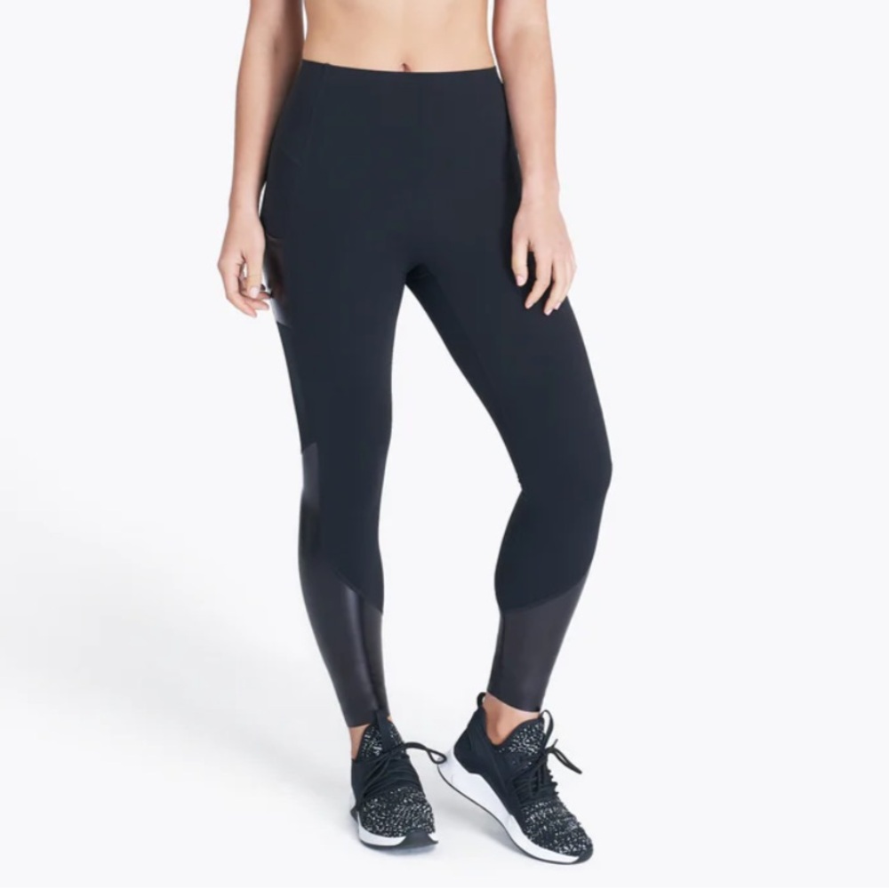 NWT SPANX Every.Wear Gloss Pocket Leggings Women’s XS Black Leather Shapewear